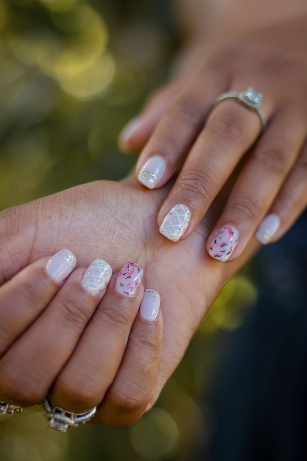 Feine Blumen-Nail-Art