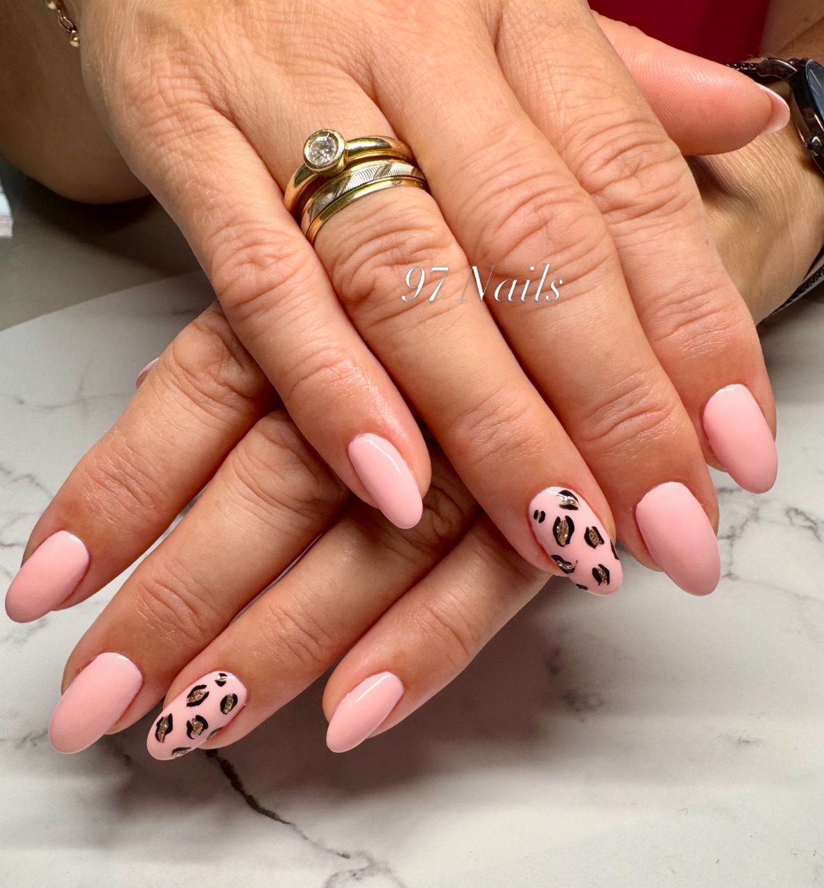 Pink mit Leopard